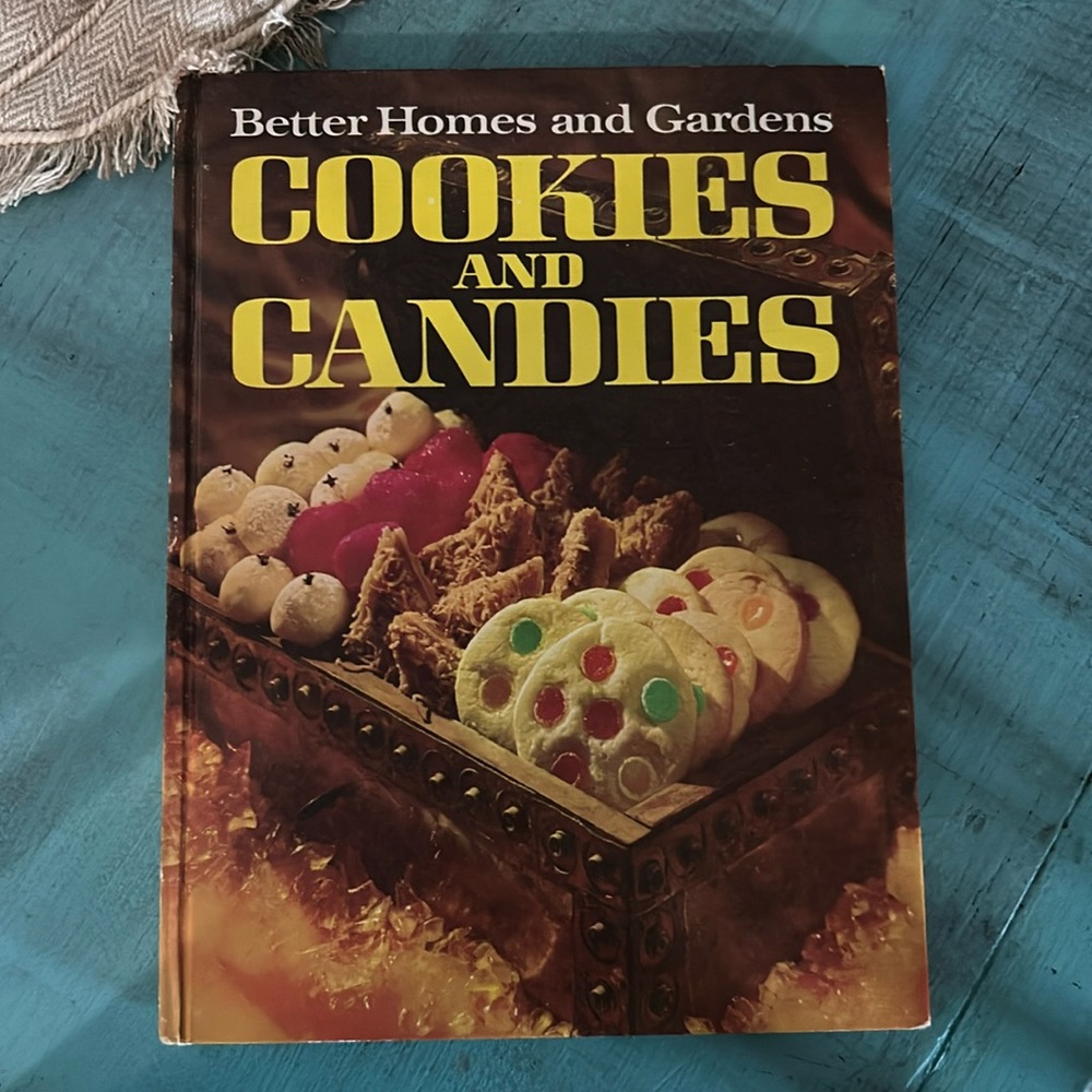 Better Homes and Gardens Cookies and Candies Cookbook - Vintage 1969 Hardcover